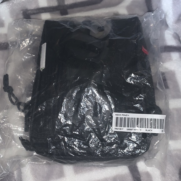 Supreme Pouch Bag - Picture 5 of 7